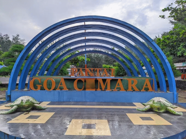 Pantai Goa Cemara